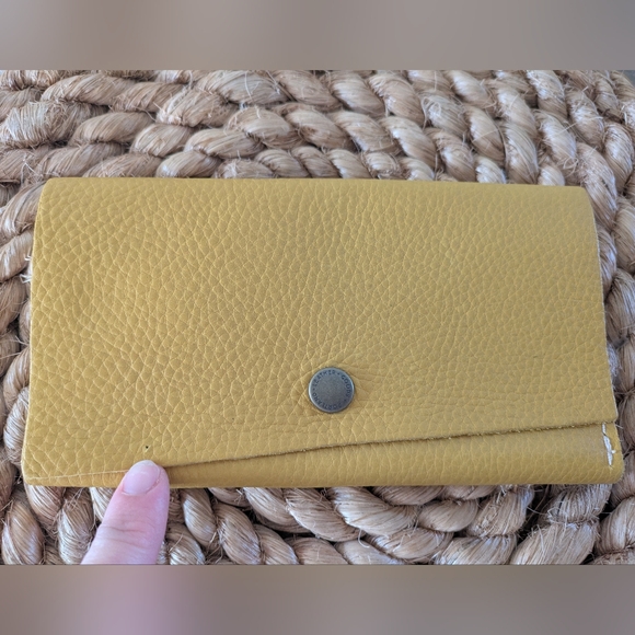 Portland Leather Goods Yellow Leather Trifold Wallet - Picture 4 of 9